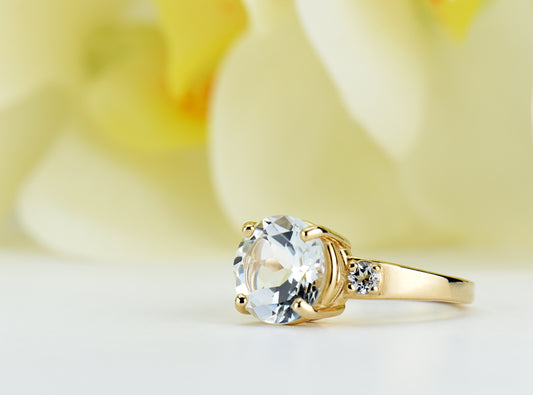 stunning white topaz, diamond alternative ring. White topaz gemstone jewelry