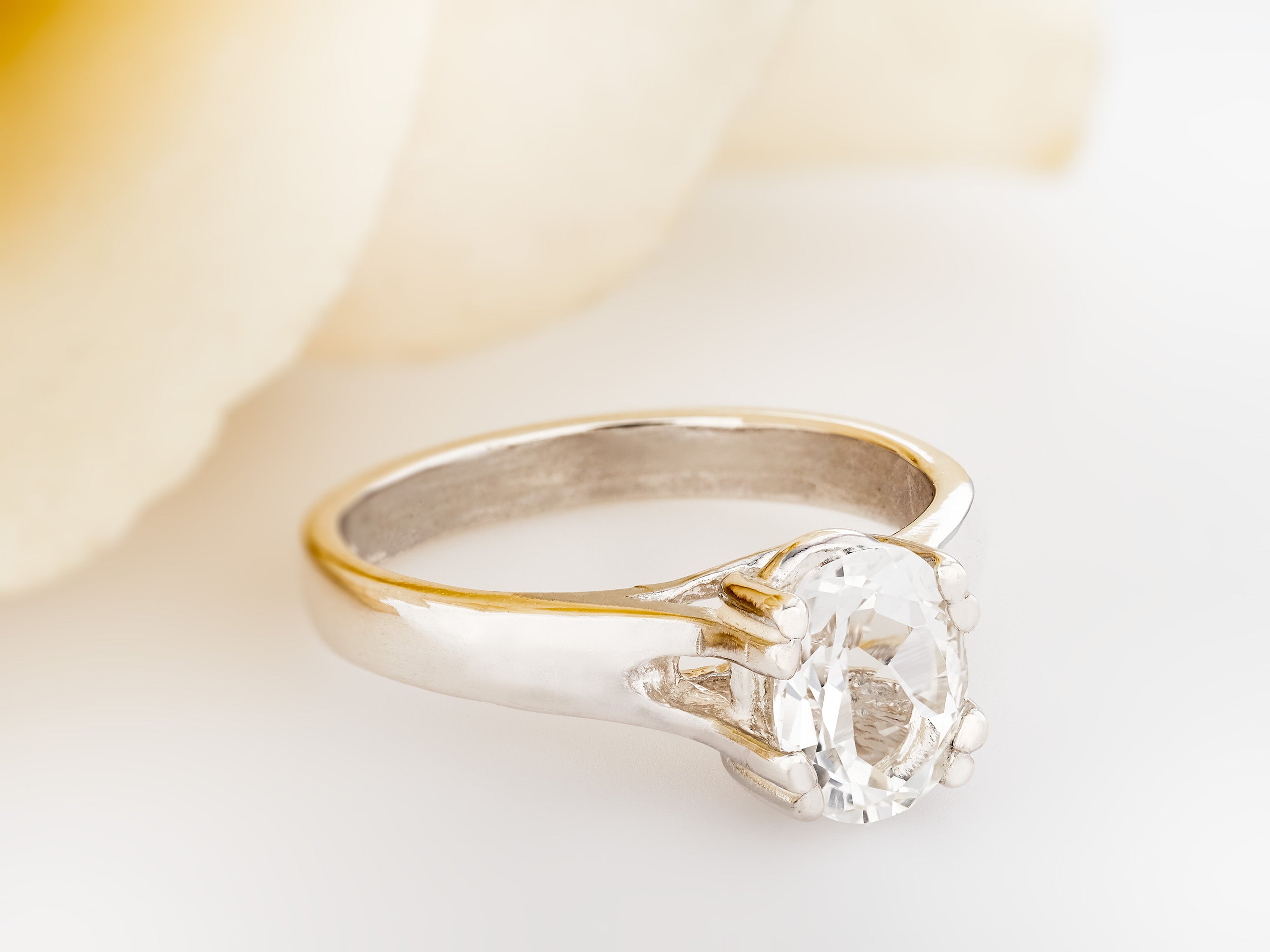 Gorgeous White Topaz Ring! Natural Gem from Brazil. Premium Silver