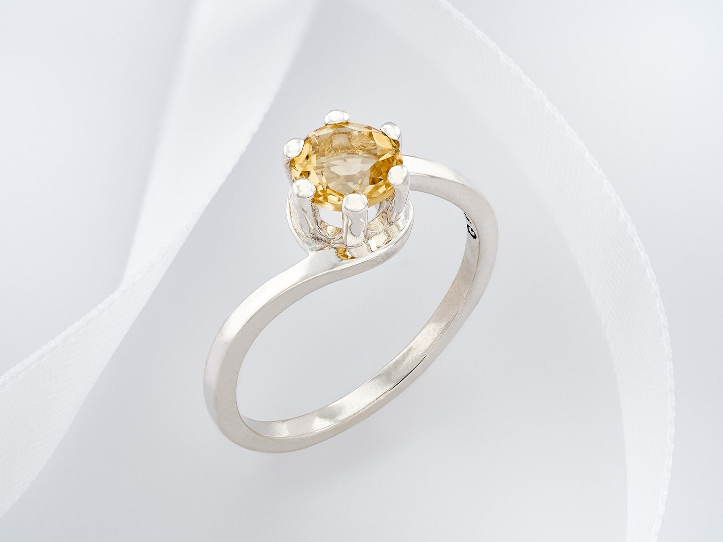 Bright, Sparkling Natural Yellow Brazilian Citrine! 6mm Round Faceted. Crescent premium sterling silver ring. Select size.