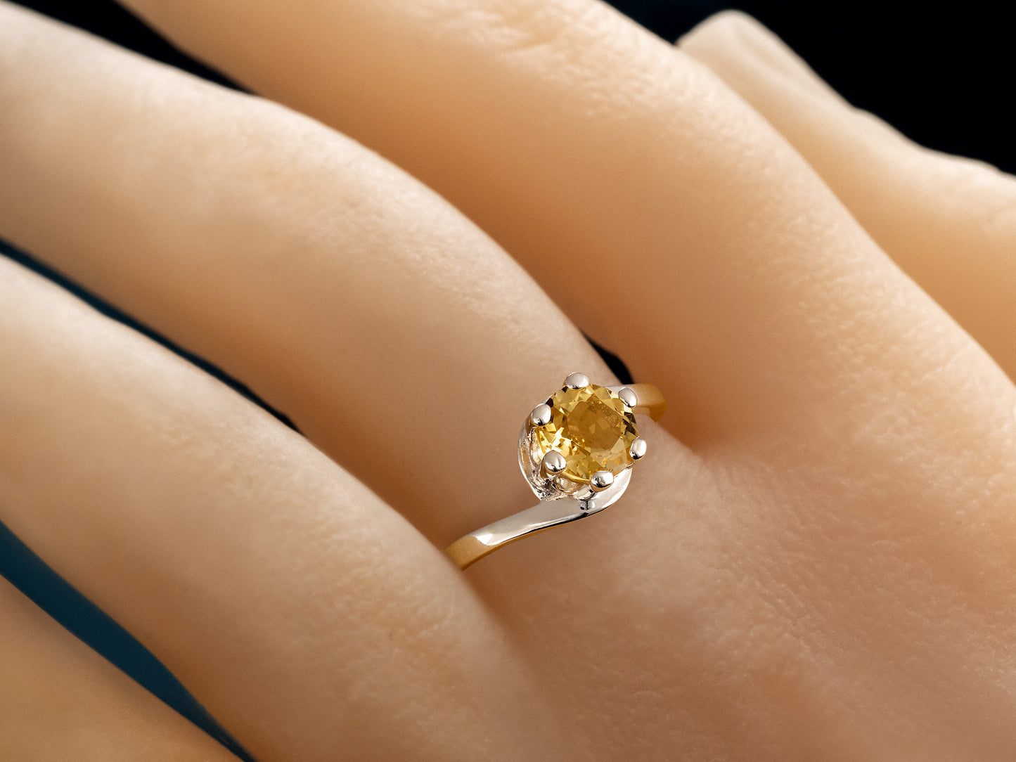 Bright, Sparkling Natural Yellow Brazilian Citrine! 6mm Round Faceted. Crescent premium sterling silver ring. Select size.